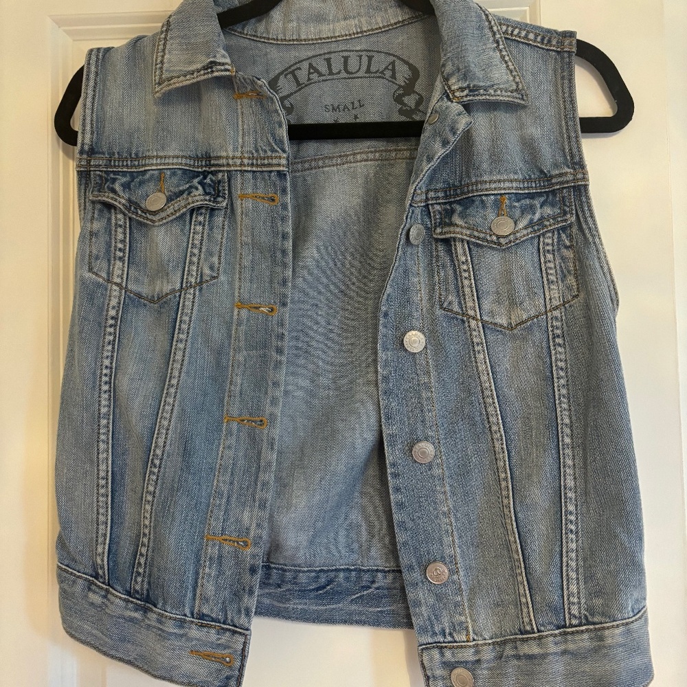Aritzia Talula Denim Vest NWOT - Picture 1 of 2